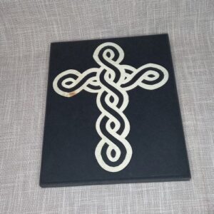 Intarzija u drvetu - Križ od hrvatskog pletera