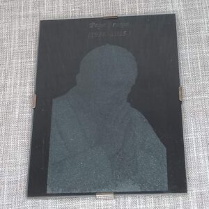 Gravura na staklu - Portret pape Franje