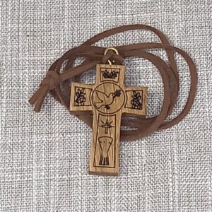 Ogrlica s drvenim križem posvećenim Vukovaru - model 2