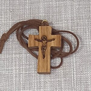 Ogrlica s drvenim raspelom