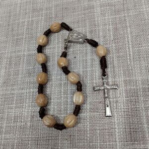 Krunica desetica s kopčicom - drvene rezbarene bobe