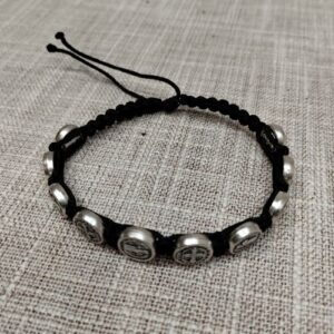 Narukvica pletena s medaljicama Sv. Benedikta