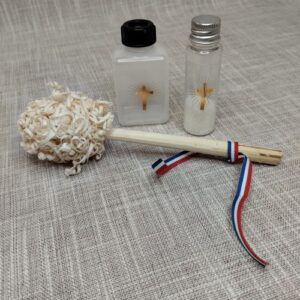 Komplet bočica za sol, drvena škropilica i prozirna bočica za svetu vodu