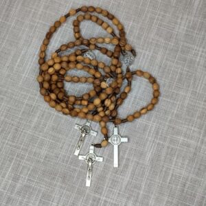 Gospina krunica s raskrižjem i raspelom Sv. Benedikta - maslina