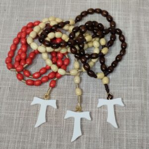 Krunica s kamenim tau križem