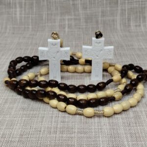 Krunica s kamenim križem posvećenim Vukovaru - model 1