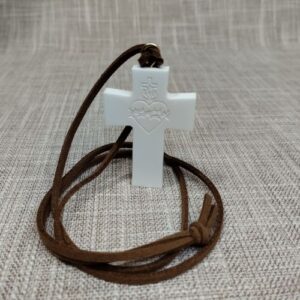 Ogrlica s kamenim križem - Srce Isusovo - model 1