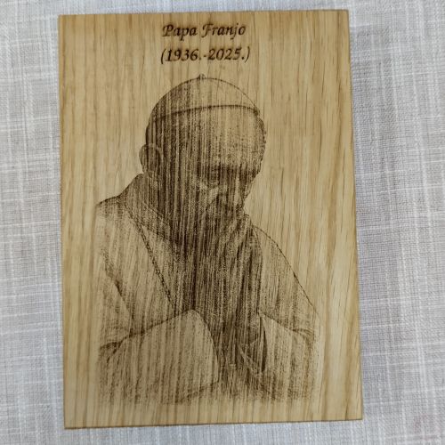 Gravura na drvetu - Papa Franjo
